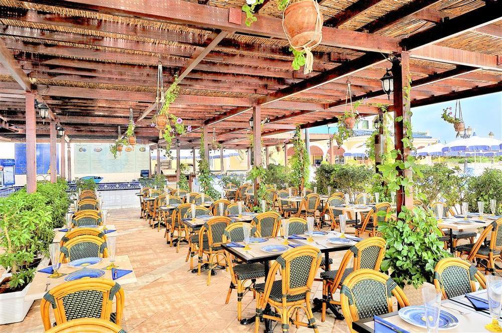 Sheraton Club Des Pins Resort Restaurant billede